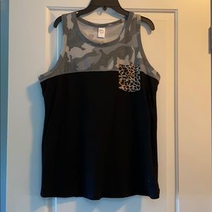 Black/camo tank with leopard pocket